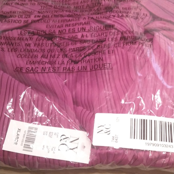 💜V-Neck Halter Plisse Dress - Picture 6 of 8